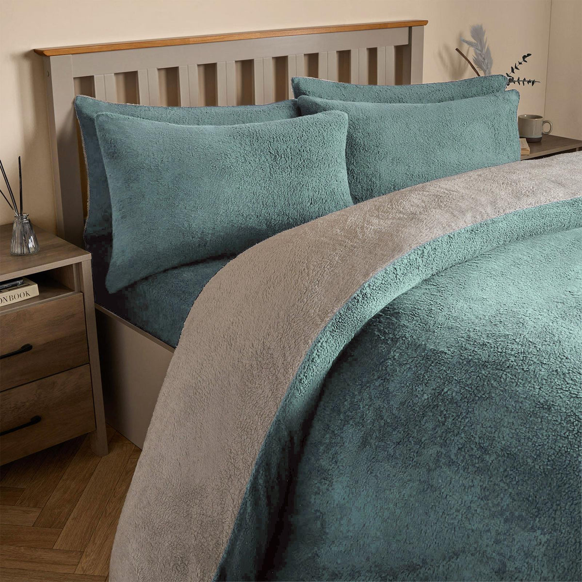 Reversible Teddy Fleece Duvet Cover with Pillowcase Bedding Set | The Bed Burrito 